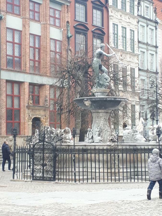 Kawalerka W Kamienicy Na Starowce Lägenhet Gdańsk Exteriör bild